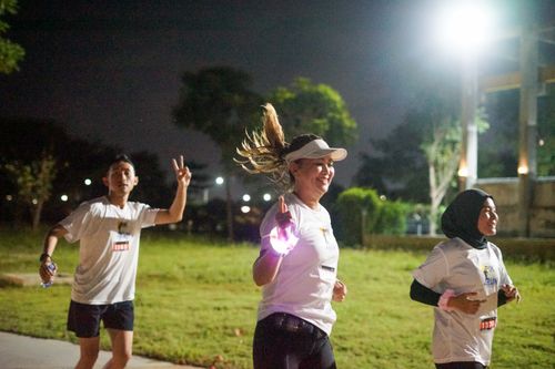 Race photo from PIK NITE RUN VIBES