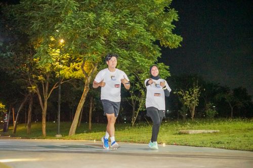 Race photo from PIK NITE RUN VIBES