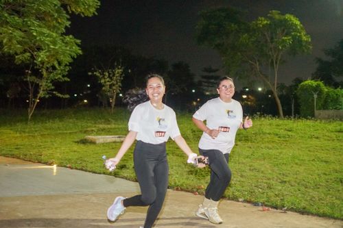 Race photo from PIK NITE RUN VIBES