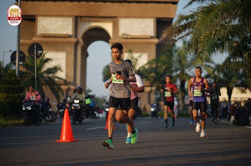Race photo from Kediri Half Marathon 2024