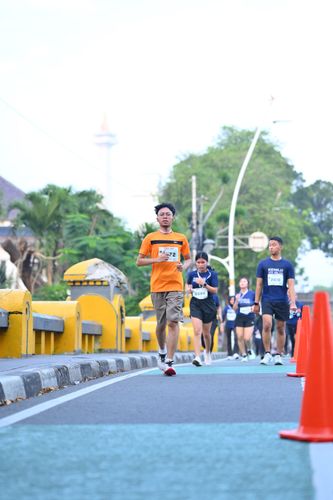 Race photo from KEMLU RUN 2025