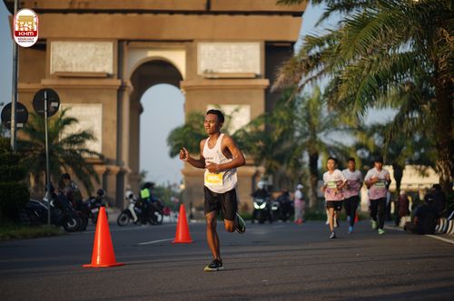 Race photo from Kediri Half Marathon 2024