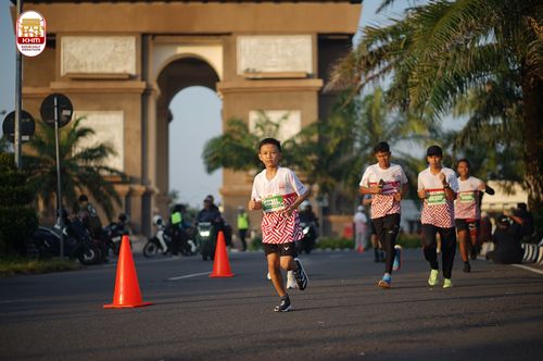 Race photo from Kediri Half Marathon 2024