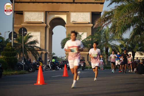 Race photo from Kediri Half Marathon 2024