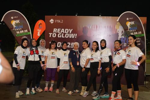 Race photo from PIK NITE RUN VIBES