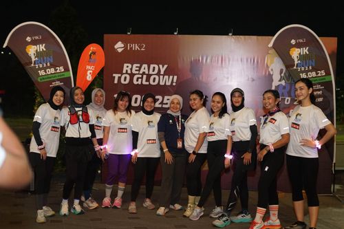 Race photo from PIK NITE RUN VIBES