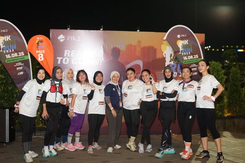 Race photo from PIK NITE RUN VIBES