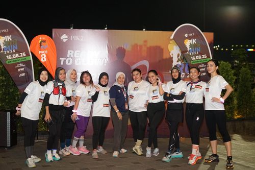 Race photo from PIK NITE RUN VIBES