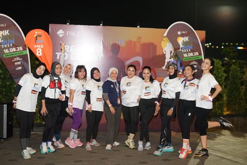 Race photo from PIK NITE RUN VIBES