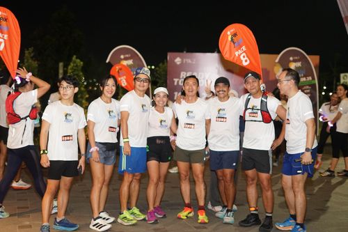 Race photo from PIK NITE RUN VIBES