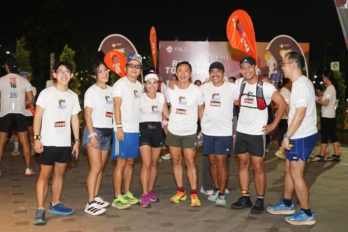 Race photo from PIK NITE RUN VIBES