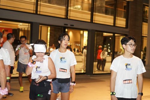 Race photo from PIK NITE RUN VIBES