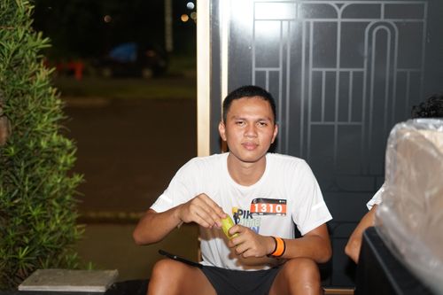 Race photo from PIK NITE RUN VIBES
