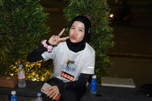 Race photo from PIK NITE RUN VIBES