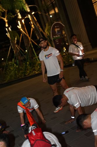 Race photo from PIK NITE RUN VIBES