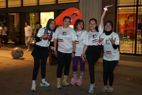 Race photo from PIK NITE RUN VIBES
