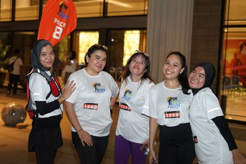 Race photo from PIK NITE RUN VIBES
