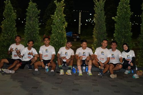 Race photo from PIK NITE RUN VIBES