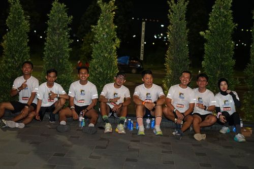 Race photo from PIK NITE RUN VIBES