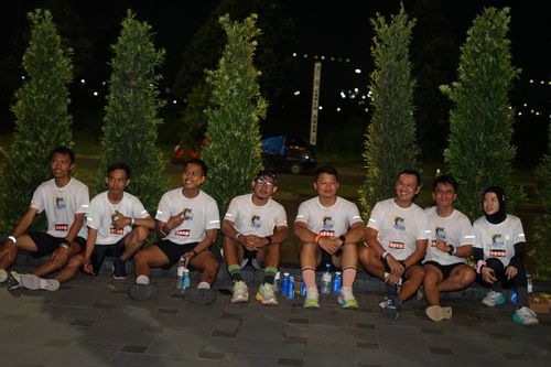 Race photo from PIK NITE RUN VIBES