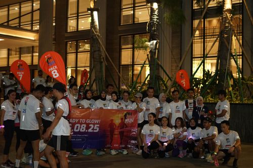 Race photo from PIK NITE RUN VIBES