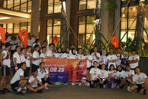 Race photo from PIK NITE RUN VIBES