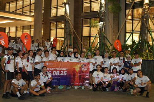 Race photo from PIK NITE RUN VIBES
