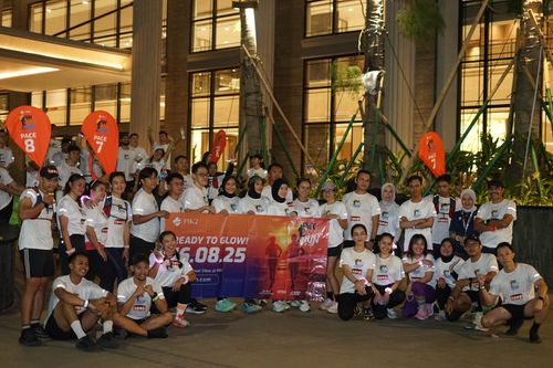 Race photo from PIK NITE RUN VIBES