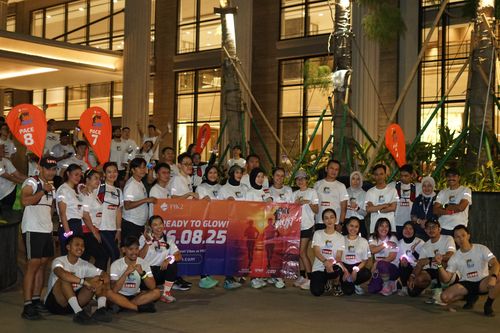 Race photo from PIK NITE RUN VIBES