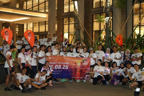 Race photo from PIK NITE RUN VIBES