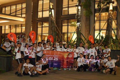 Race photo from PIK NITE RUN VIBES