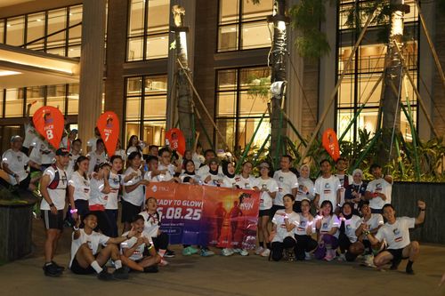 Race photo from PIK NITE RUN VIBES