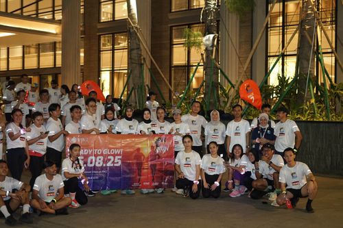 Race photo from PIK NITE RUN VIBES