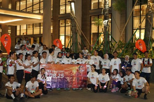 Race photo from PIK NITE RUN VIBES