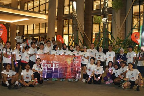 Race photo from PIK NITE RUN VIBES