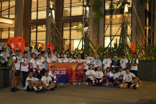 Race photo from PIK NITE RUN VIBES