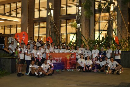 Race photo from PIK NITE RUN VIBES