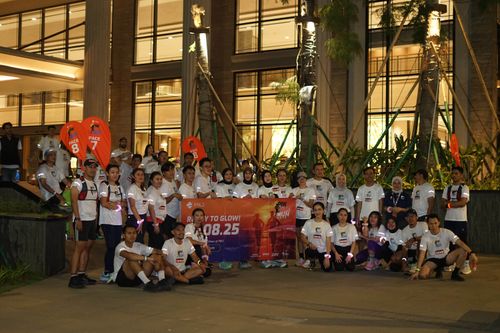 Race photo from PIK NITE RUN VIBES