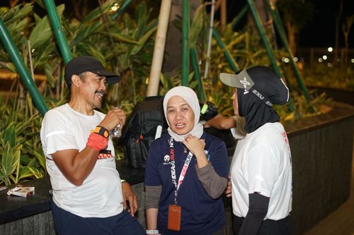 Race photo from PIK NITE RUN VIBES
