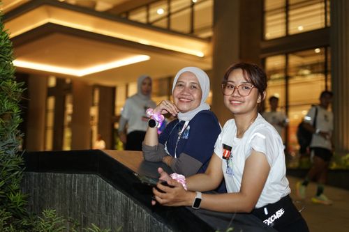 Race photo from PIK NITE RUN VIBES