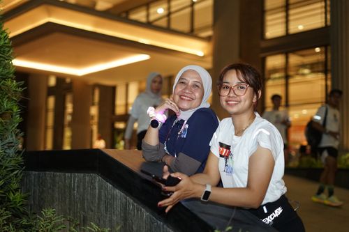Race photo from PIK NITE RUN VIBES