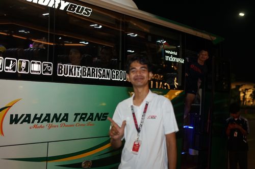 Race photo from PIK NITE RUN VIBES