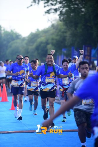 Race photo from Isoplus Run 2024 Surabaya