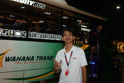 Race photo from PIK NITE RUN VIBES