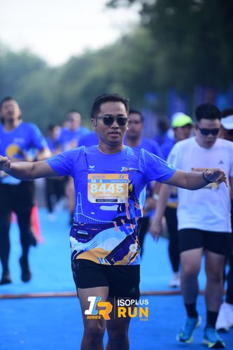 Race photo from Isoplus Run 2024 Surabaya