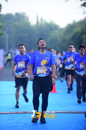 Race photo from Isoplus Run 2024 Surabaya