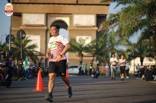 Race photo from Kediri Half Marathon 2024