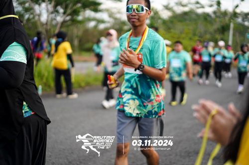 Race photo from Arutmin Borneo Run 2024