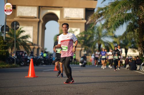 Race photo from Kediri Half Marathon 2024