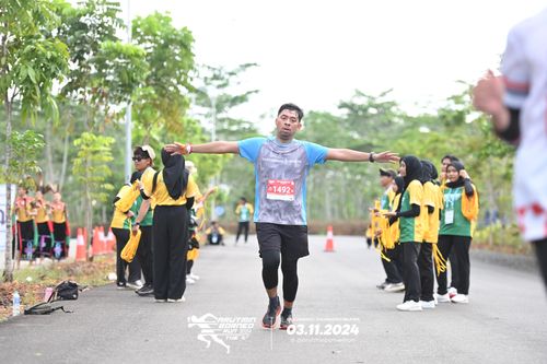 Race photo from Arutmin Borneo Run 2024